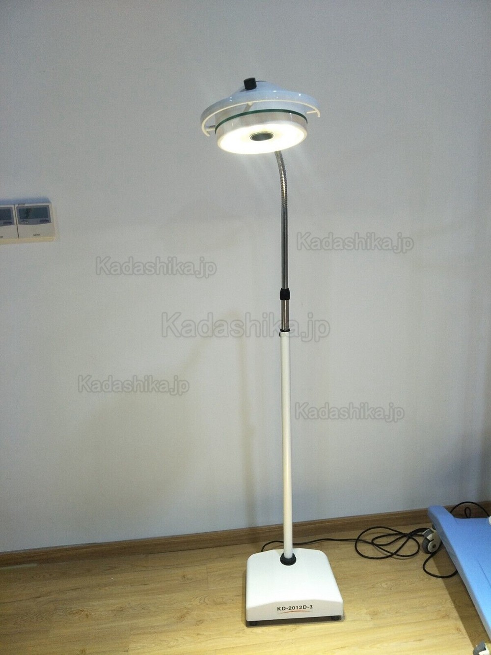 歯科医療手術用移動式LED無影灯 36W KD-2012D-3 (スタンド付き) - 荷田 